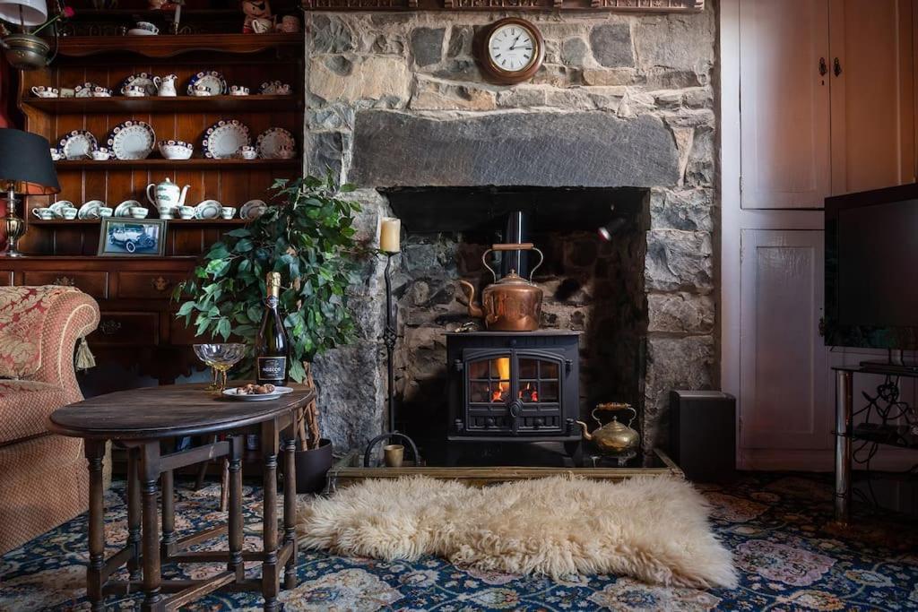 Fantastic Sea Views At Century'S Old Alma'S Cottage - Sleeps Up To 8 Guests Penmaen-mawr المظهر الخارجي الصورة