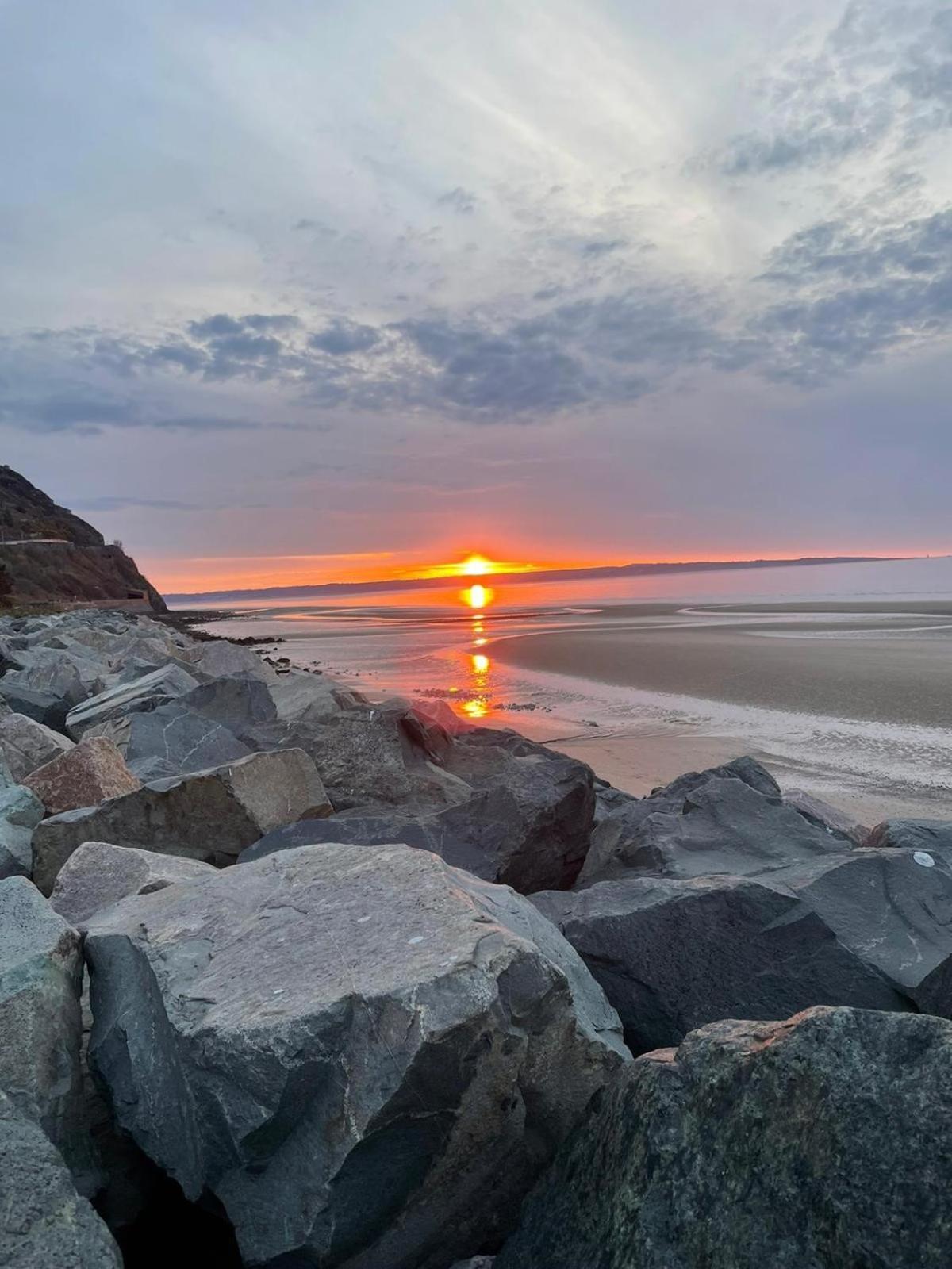 Fantastic Sea Views At Century'S Old Alma'S Cottage - Sleeps Up To 8 Guests Penmaen-mawr المظهر الخارجي الصورة