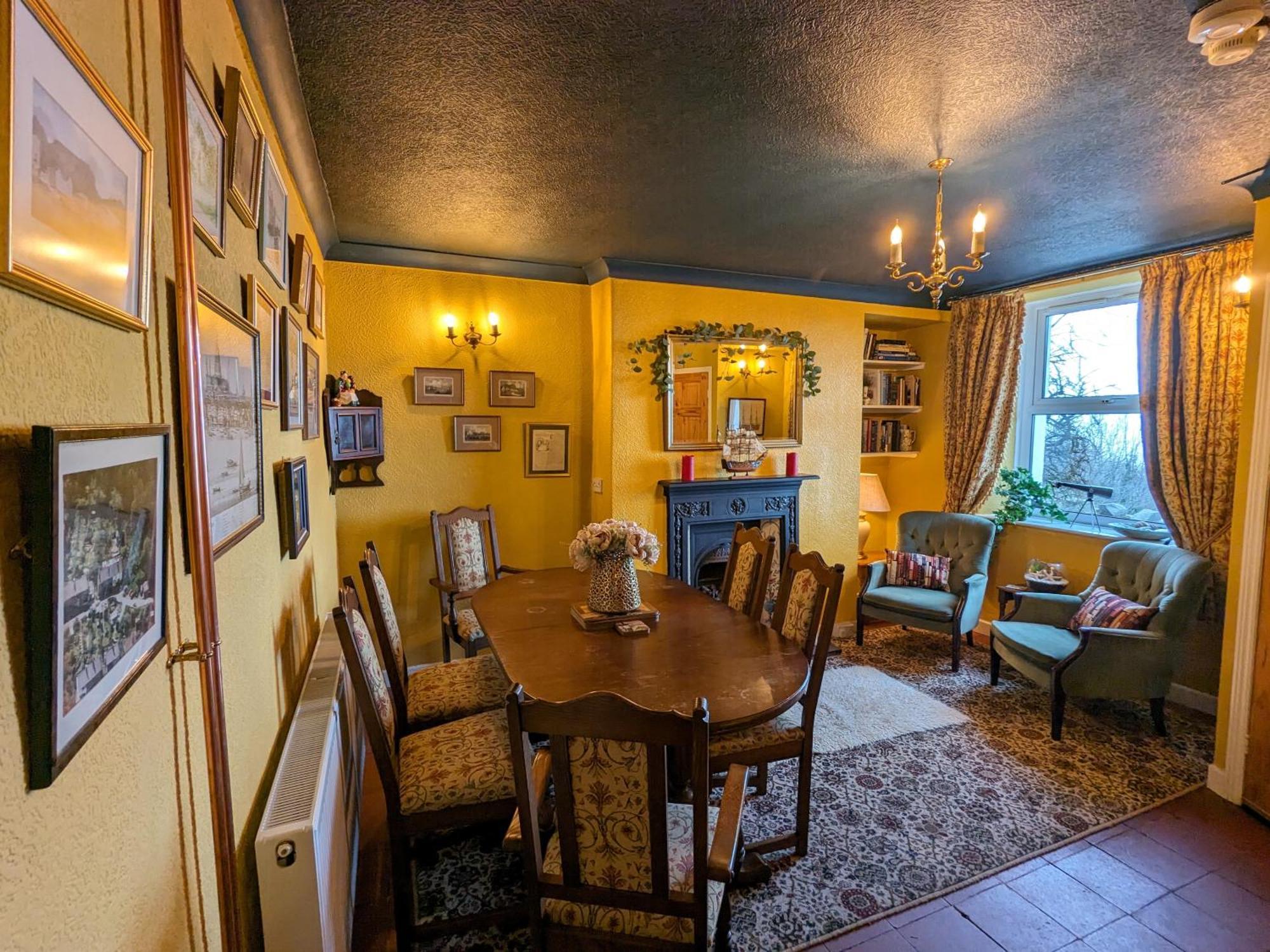 Fantastic Sea Views At Century'S Old Alma'S Cottage - Sleeps Up To 8 Guests Penmaen-mawr المظهر الخارجي الصورة
