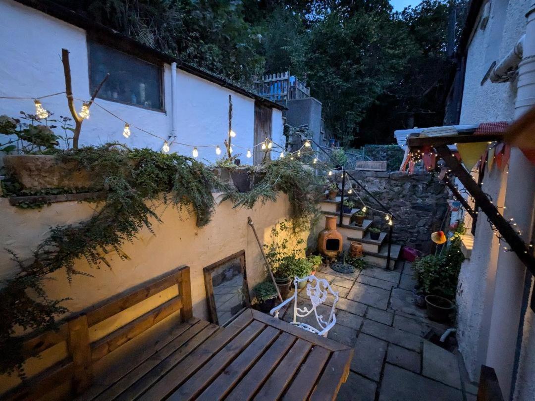 Fantastic Sea Views At Century'S Old Alma'S Cottage - Sleeps Up To 8 Guests Penmaen-mawr المظهر الخارجي الصورة