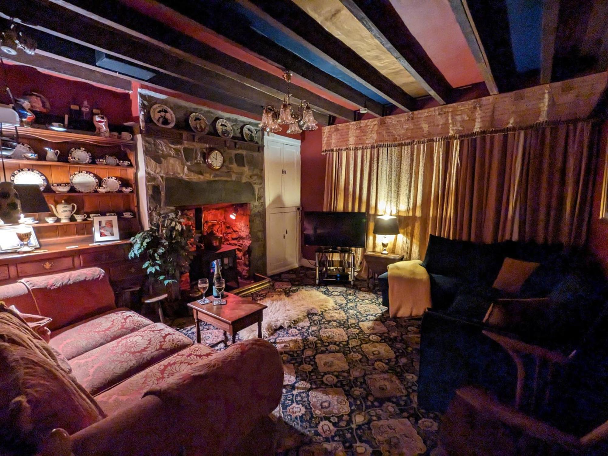 Fantastic Sea Views At Century'S Old Alma'S Cottage - Sleeps Up To 8 Guests Penmaen-mawr المظهر الخارجي الصورة